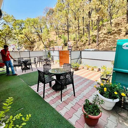 Weekend Vibes Bed and Breakfast Kasauli Buitenkant foto